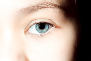 Beautiful blue eye little girl