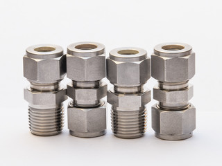 Tubing connection fittings for stainless steel pipes