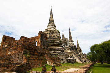 Fototapeta premium Wat Phra Si Sanphet Ayutthaya - Ayutthaya Historical Park has been considered a World Heritage Site on December 13th, 2534 in the historic city of Ayutthaya.