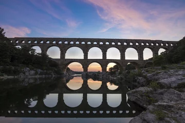 Fotobehang De Pont du Gard op de Werelderfgoedlijst van UNESCO, Grand Site de France, Romeinse aquaductbrug die de Gardon overspant, Gard © IMAREVA