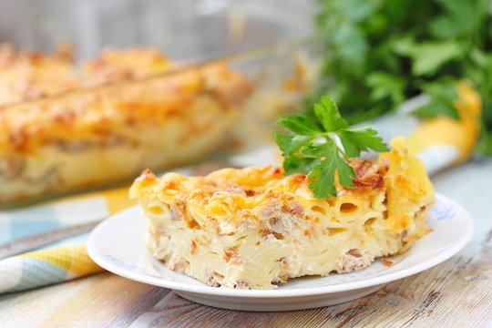 Casserole with pasta, meat and cheese