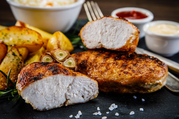 Grilled chicken fillet and vegetables