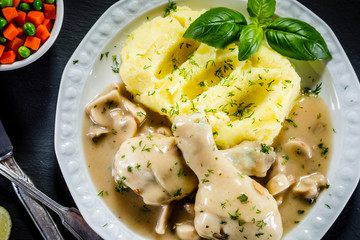 Chicken legs with boiled potatoes