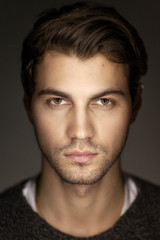 Obraz premium Serious handsome young man