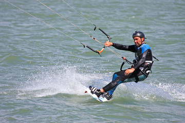 Fototapeta premium kitesurfer riding