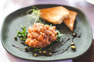 salmon tartak