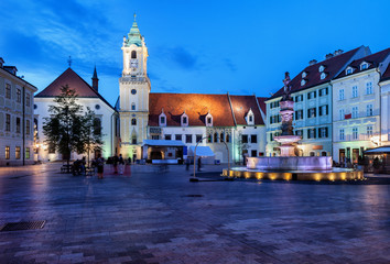 Fototapeta premium Bratislava Old Town Main Market Square at Night in Slovakia