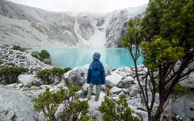 Contemplando la laguna 69 © Braulio Videlca