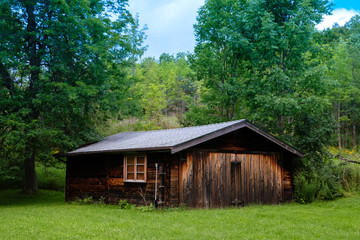 Fototapeta na wymiar Forest cabin