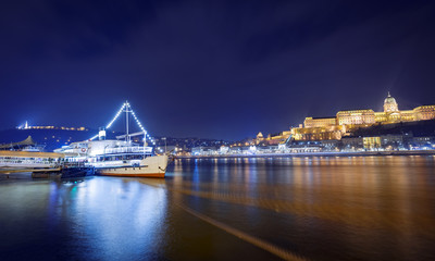 Fototapeta na wymiar Budapest River Danube nightscape