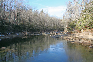 Fototapeta na wymiar creek in the ashville mountains