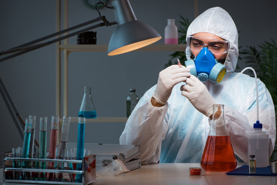 Medicine drug researcher working in lab 