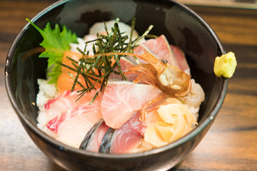 海鮮丼