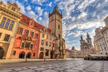 Fototapeta premium Wschód słońca w Pradze panoramę miasta na rynku starego miasta w Pradze, Praga, Czechy
