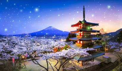 Fotobehang Mount Fuji met kersenbloesem en Chureito Pagoda, Japan © eyetronic