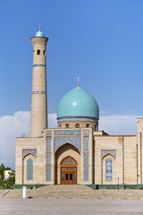 Fototapeta na wymiar Tilla-Sheikh mosque, Tashkent, Uzbekistan