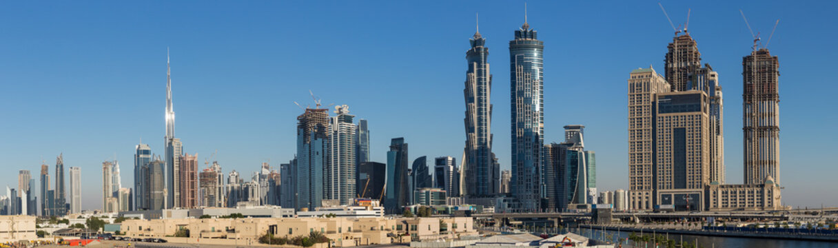  Panorama Dubai water channel in district area Business Bay