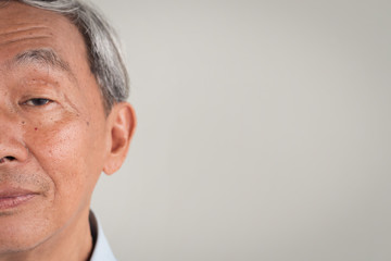 Obraz premium portrait of retired senior old man, neutral expression