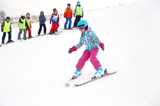 kids in ski resort