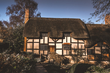 Fototapeta na wymiar English cottage