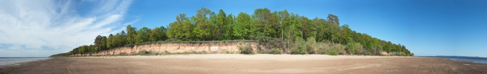 Fototapeta na wymiar sandy beach of the island on the river, panorama