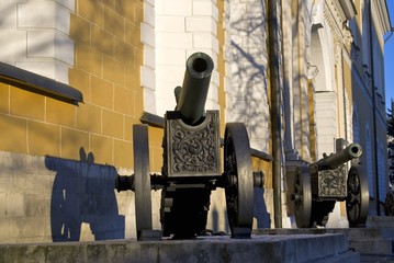 Old cannons shown in Moscow Kremlin