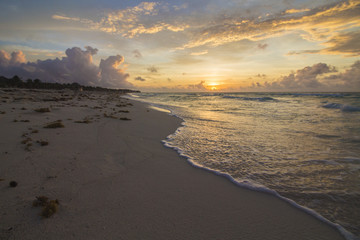 playa al amanecer
