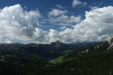 Fototapeta na wymiar Cortina d'ampezzo