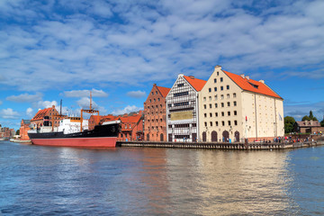 Naklejka premium Motlawa river in old town of Gdansk, Poland