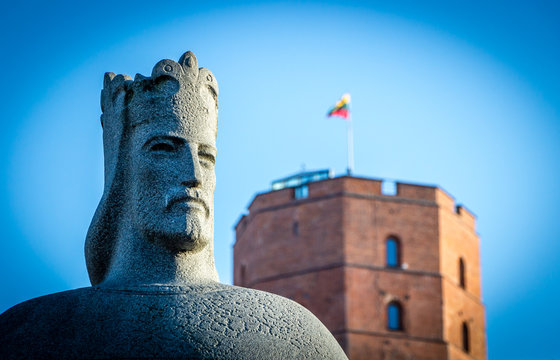 Mindaugas statue near Gediminas castle