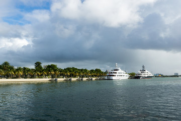 Fototapeta na wymiar Boote in Miami