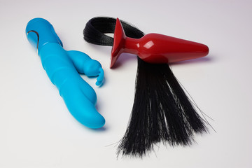 blauer Dildo mit Peitsche als Sextoy