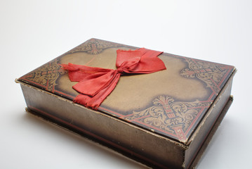 vintage cardboard box with ribbon