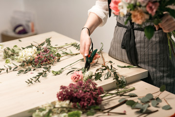 Master class on making bouquets. Summer bouquet. Learning flower arranging, making beautiful...