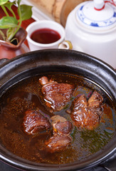 Chinese medicinal cuisine-polygonum chicken soup    