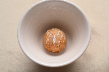 丸い焼き菓子
