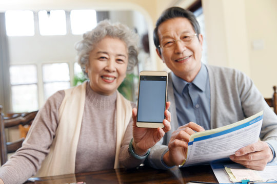 Elderly couples are managing finances