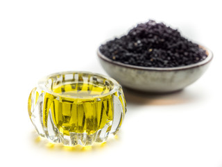 Schwarzkümmelöl mit Samen