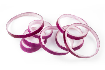 Naklejka premium Sliced red onion rings isolated on white background cutout
