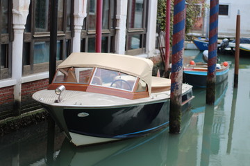 Fototapeta na wymiar Boot in Venedig