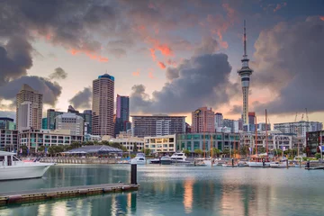 Foto op Plexiglas Auckland. Stadsbeeld van de skyline van Auckland, Nieuw-Zeeland tijdens zonsopgang. © rudi1976