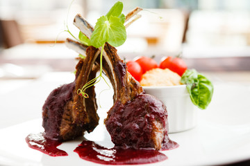 Grilled lamb with cranberry sauce