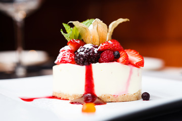 Cheesecake with berries
