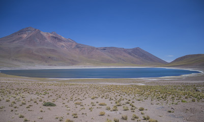 Lago en el desierto