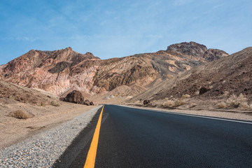 route dans le désert de Death Valley