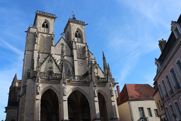 Fototapeta na wymiar Bourgogne - Côte d'Or - Sémur-en-auxois - Collégiale Notre-Dame - 