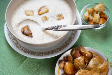 Foamy dense soup from roasted garlic.