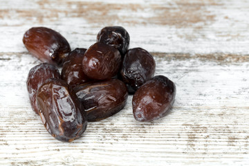 big and sweet dates