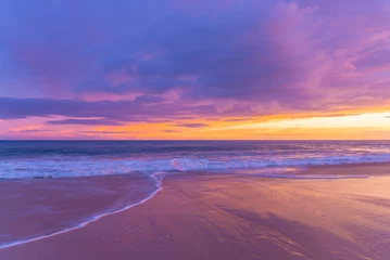 Papier Peint photo Lavende Coucher de soleil sur la plage rose et violet