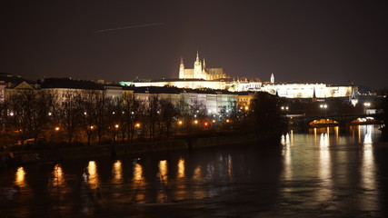 Fototapeta na wymiar a cold night looking at Prague castle